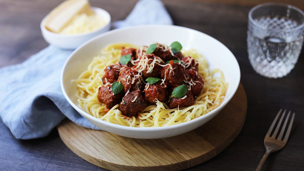 Pasta og kjøttboller