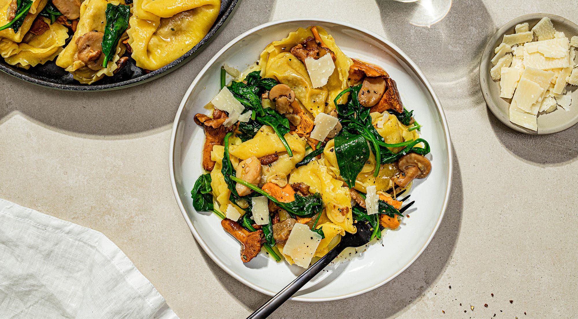 Tortelloni med skogsopp og spinat