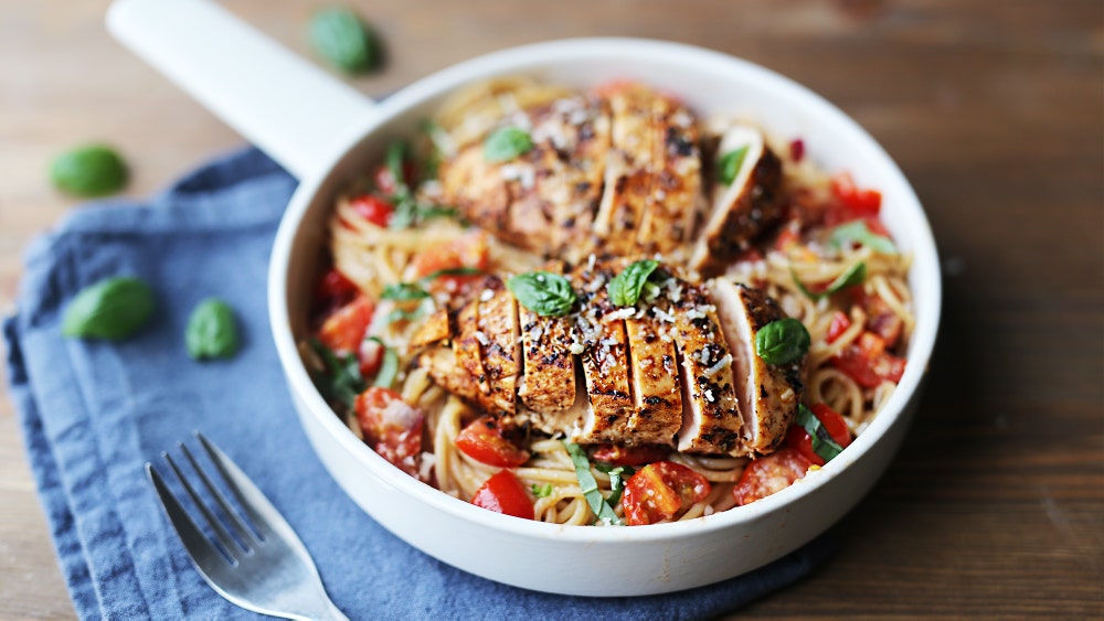 Pastasalat med kylling