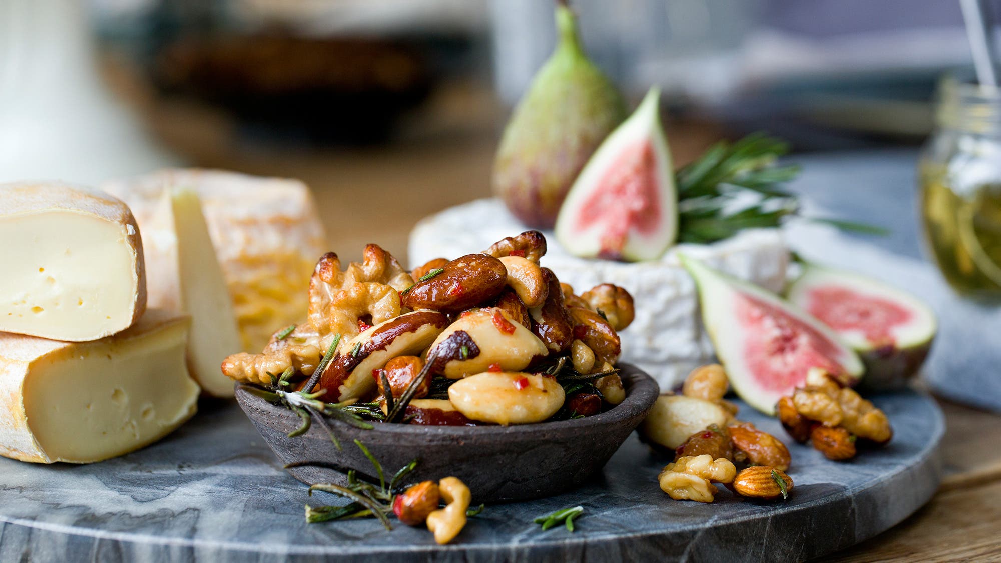 Saltglaserte nøtter med rosmarin og chili