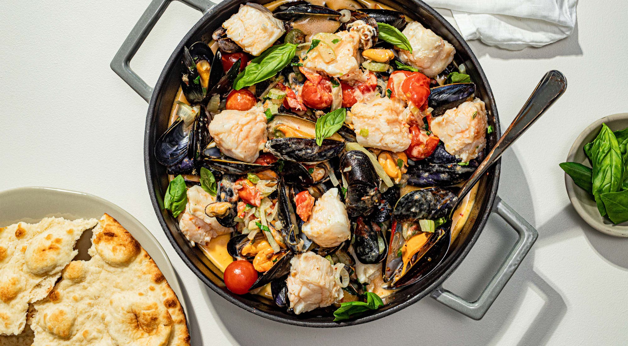 Kremet steinbit- og blåskjellgryte