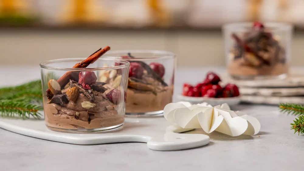 Sjokolademousse med vanilje-kesam