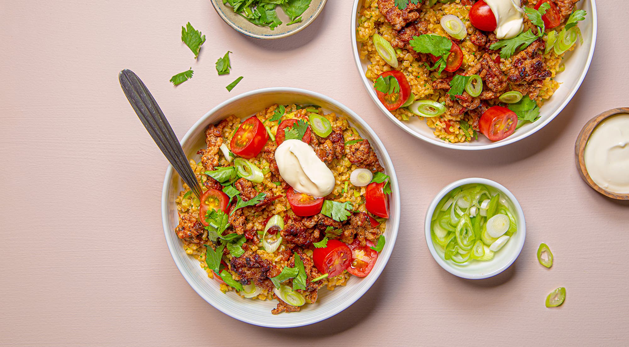Bulgur- og tomatsalat med lam