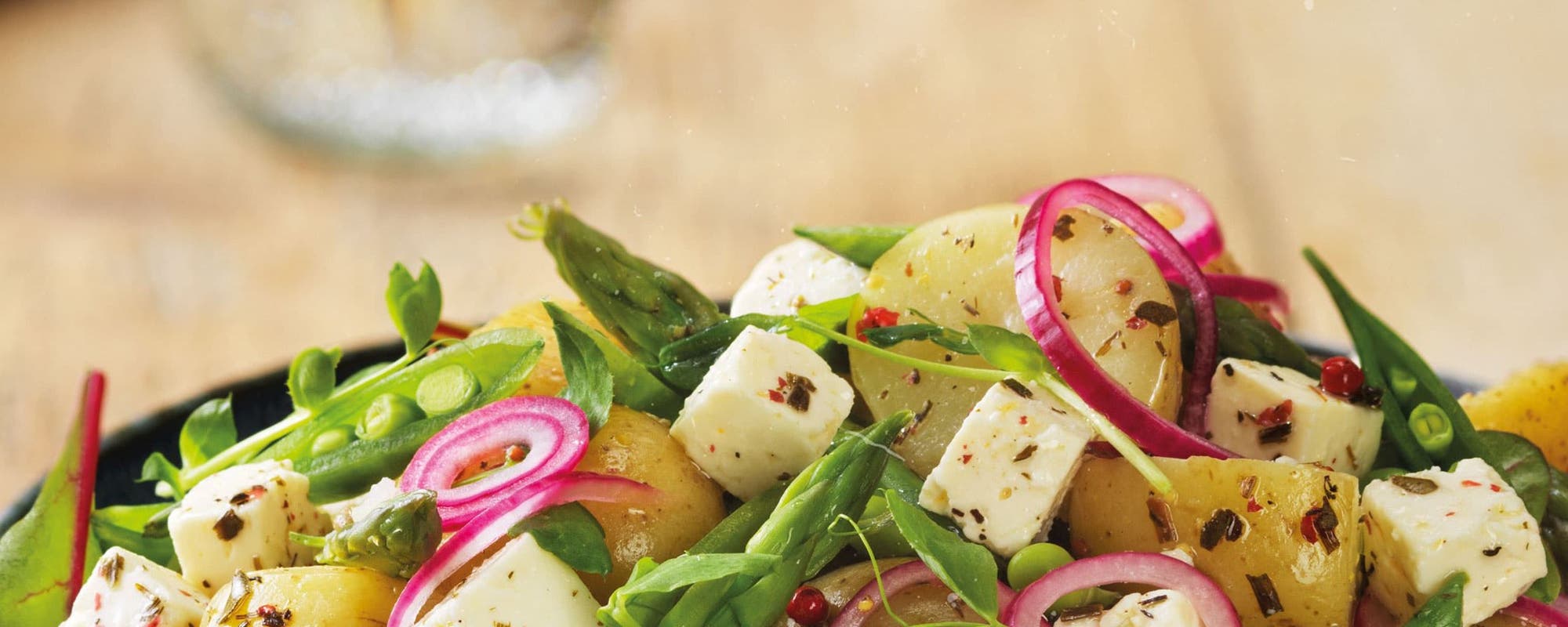 Potet- og sukkerertsalat med Apetina Herbs & Spices