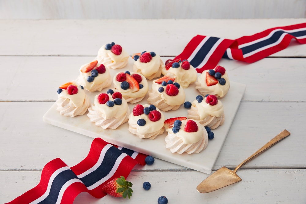 Minipavlova til 17. mai