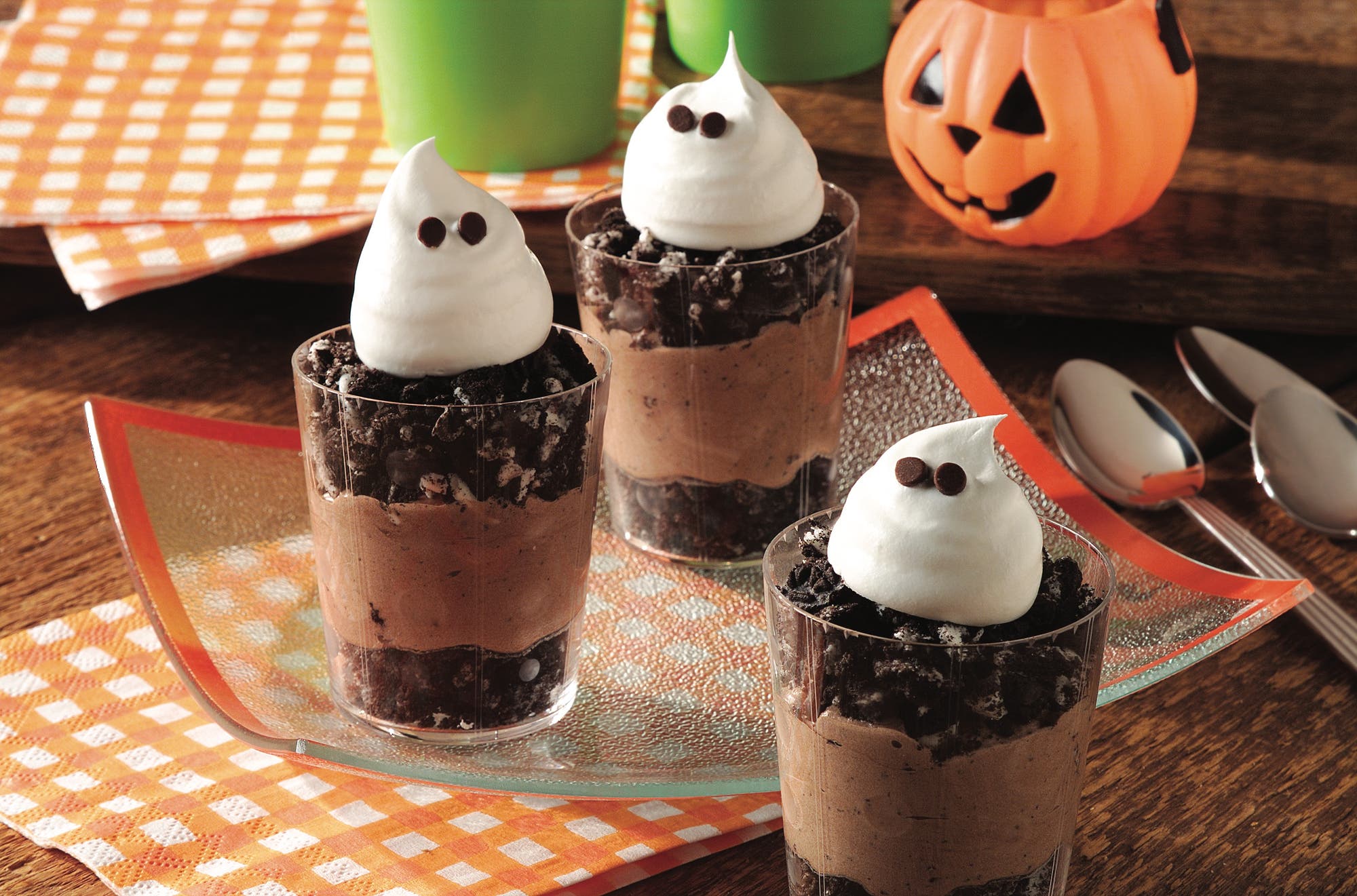 Spøkelsesmousse med knasende kjeks